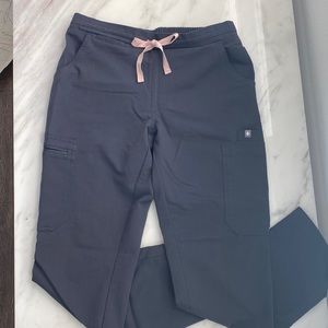 Figs Yola Skinny Scrub Pants in Limited Edition Charcoal Gray